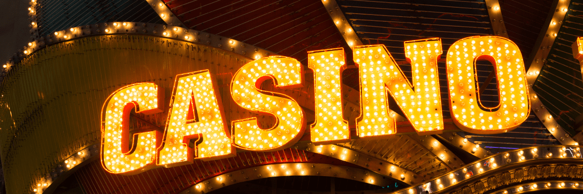 রঙিন আলো ও ডাইনামিক ইফেক্টসহ bb44 স্লটস পেজের ব্যাকগ্রাউন্ড ভিজ্যুয়াল